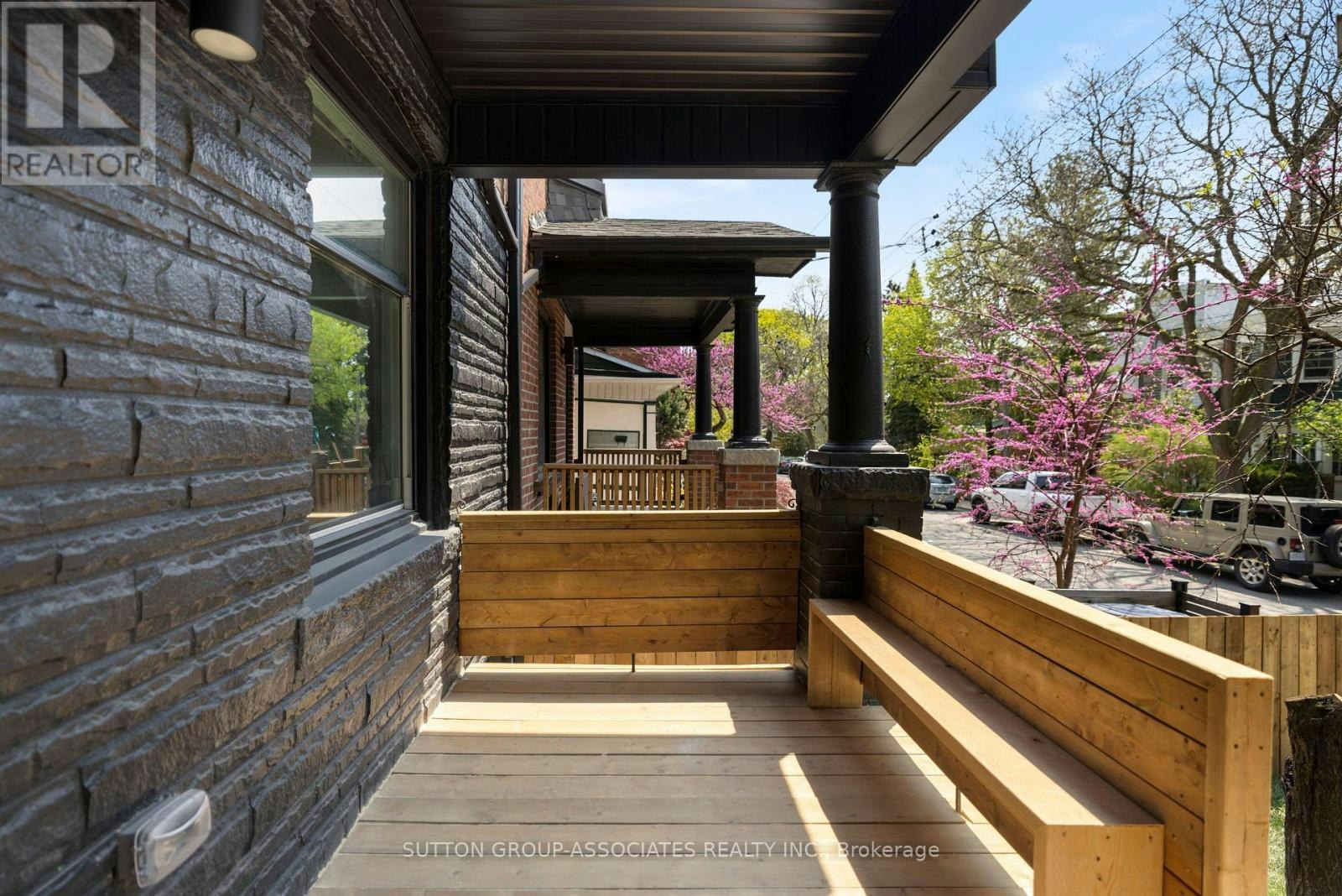 853 Manning Avenue, Toronto, ON, M6G 2X1 - 2