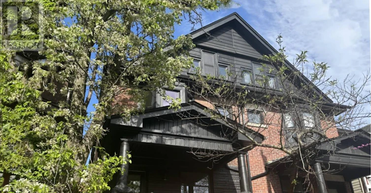 853 Manning Avenue, Toronto, ON, M6G 2X1