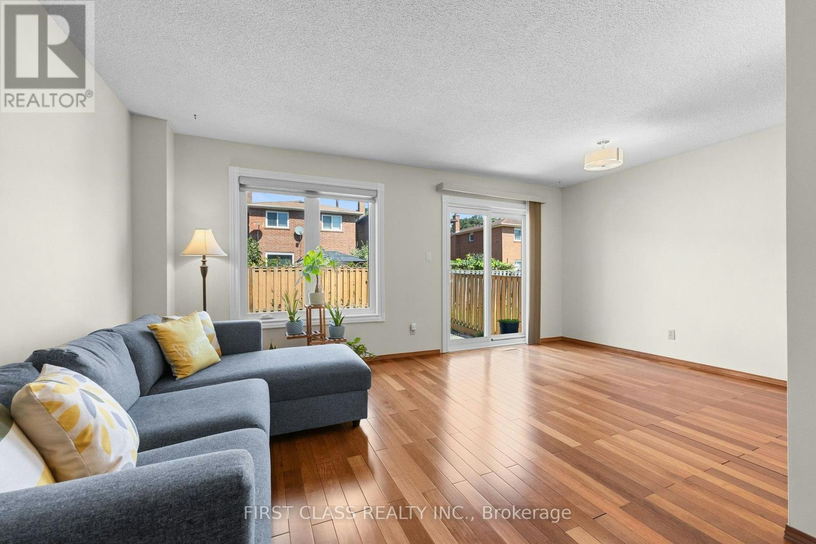 4213 Beacon Lane, Mississauga, ON, L5C 3V8