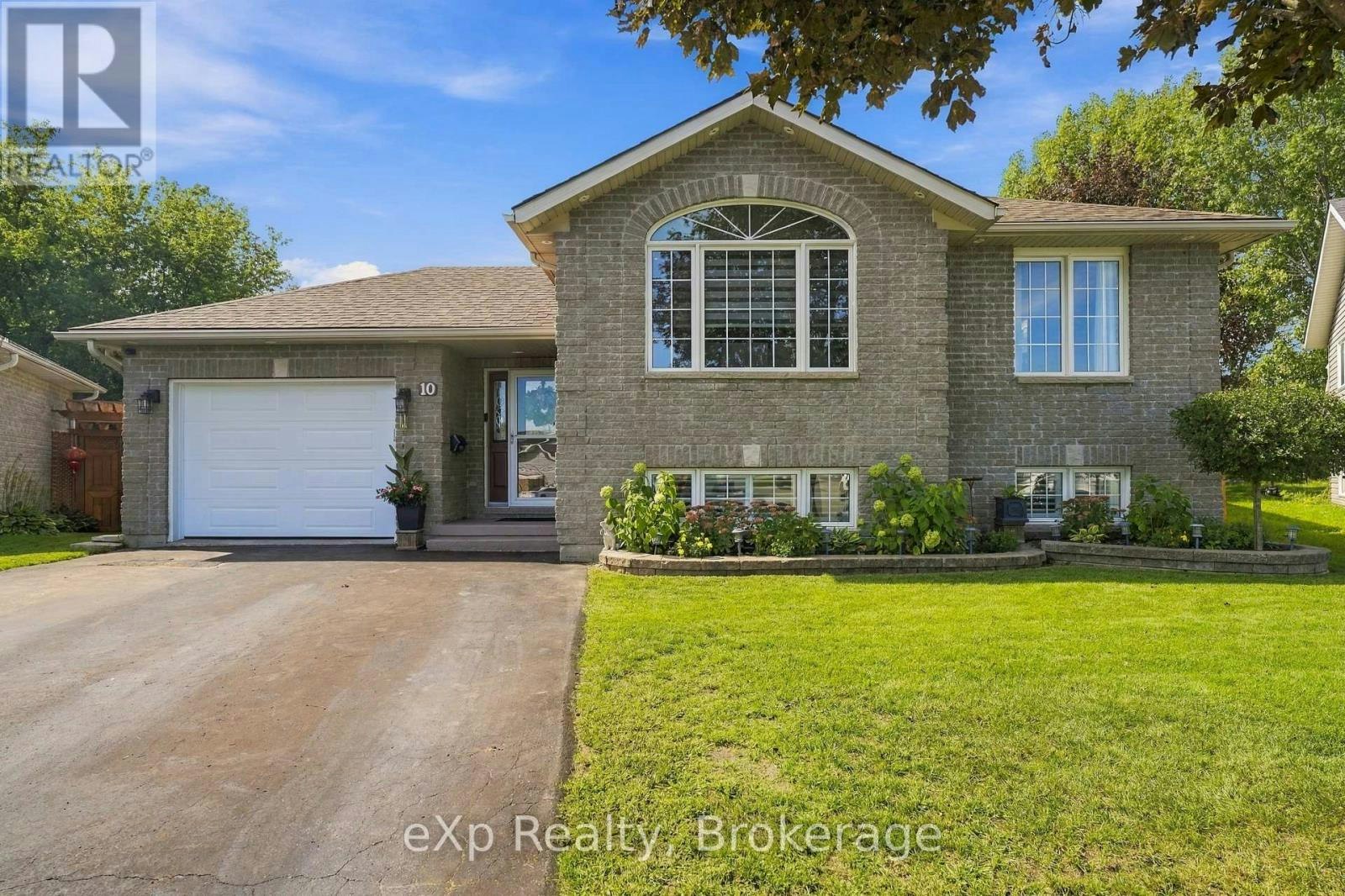 10 Christopher Court, Belleville, ON, K8N 5Z3