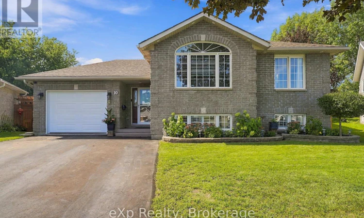 10 Christopher Court