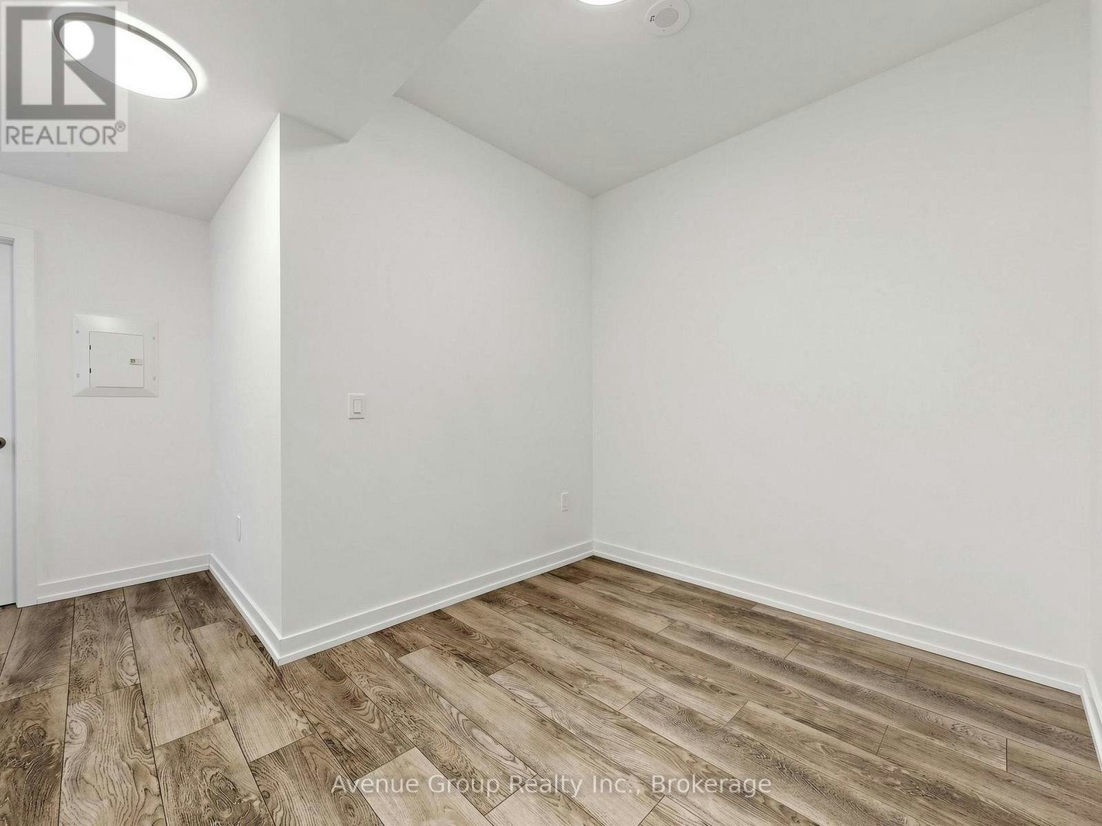 1210-15 Wellington Street S, Kitchener, ON, N2G 0E4 - 23