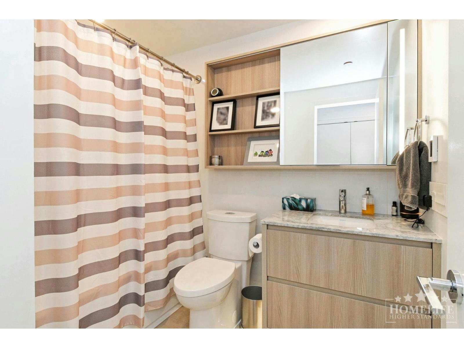 1301-15165 Thrift Avenue, Surrey, BC, V4B 3Z4 - 14