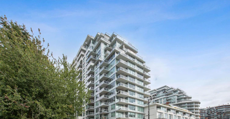 1301-15165 Thrift Avenue, Surrey, BC, V4B 3Z4
