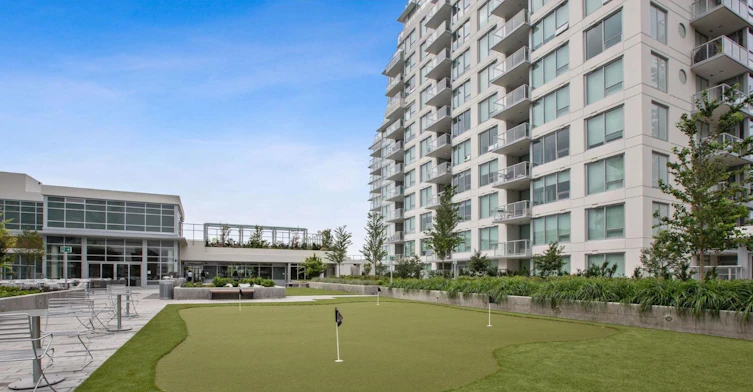 1301-15165 Thrift Avenue, Surrey, BC, V4B 3Z4 - 24