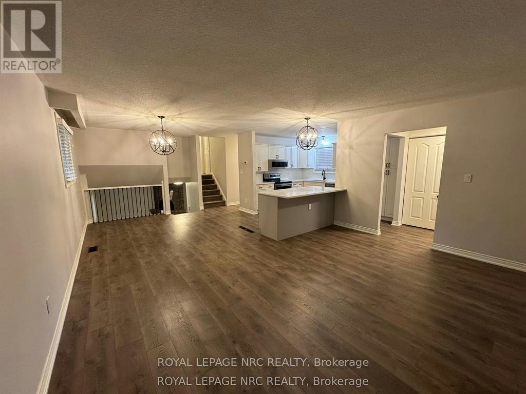 7 Blue Spruce Court, St. Catharines, ON, L2N 4E6 - 4