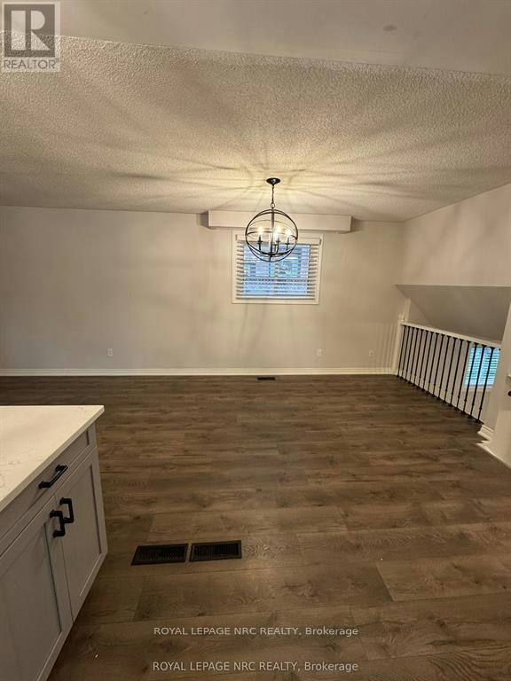 7 Blue Spruce Court, St. Catharines, ON, L2N 4E6 - 8