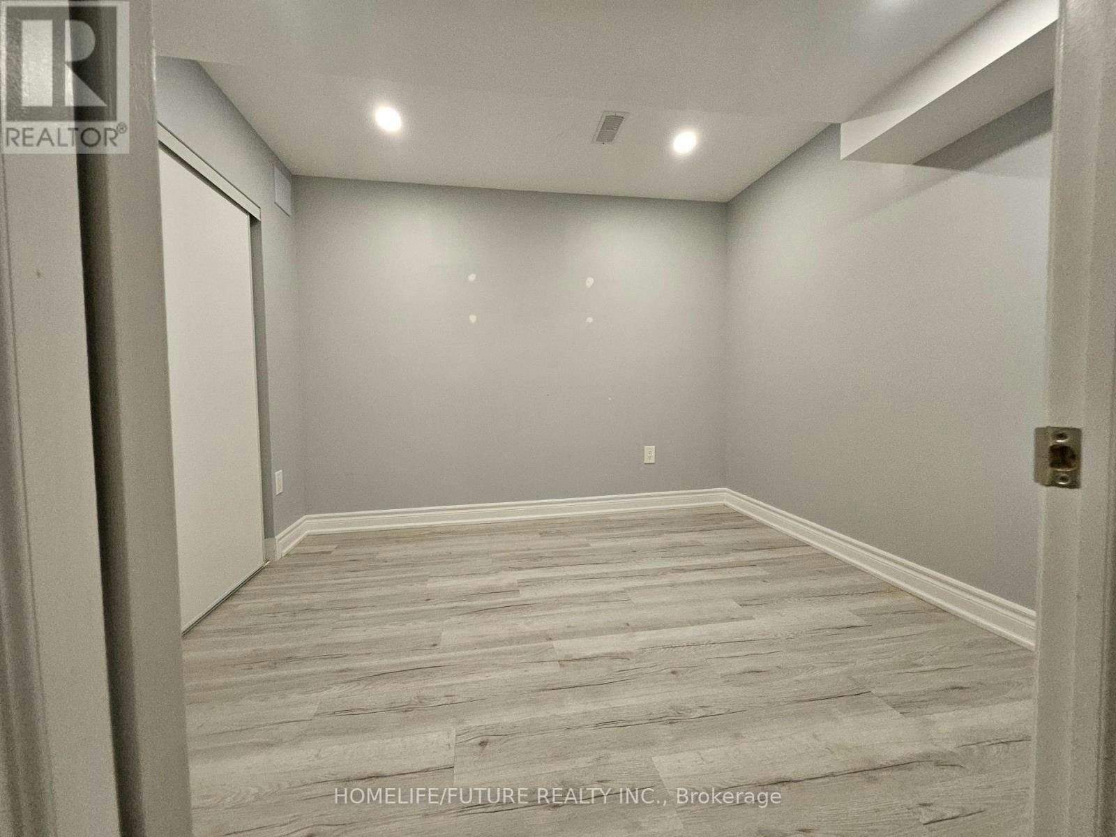 27 Ringwood Crescent, Toronto, ON, M2J 1C8 - 28