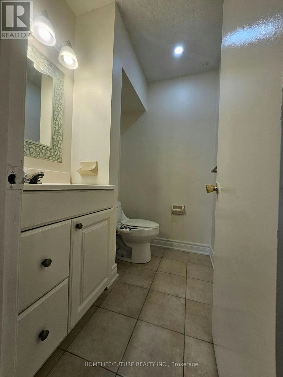 27 Ringwood Crescent, Toronto, ON, M2J 1C8 - 7
