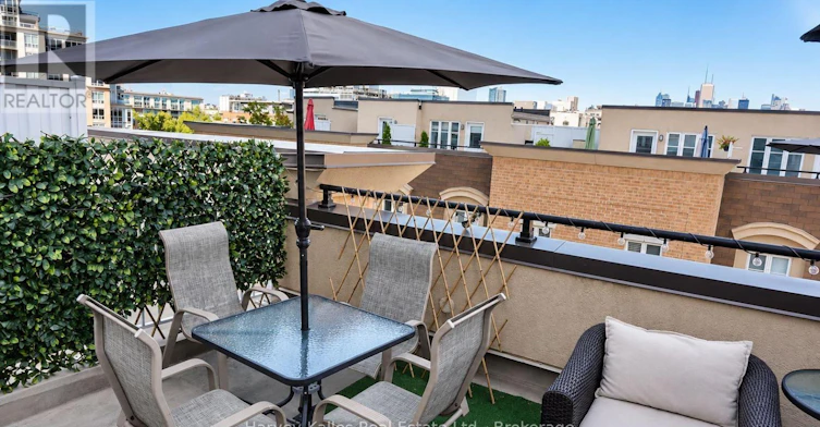 912-50 Western Battery Road, Toronto, ON, M6K 3P1 - 3