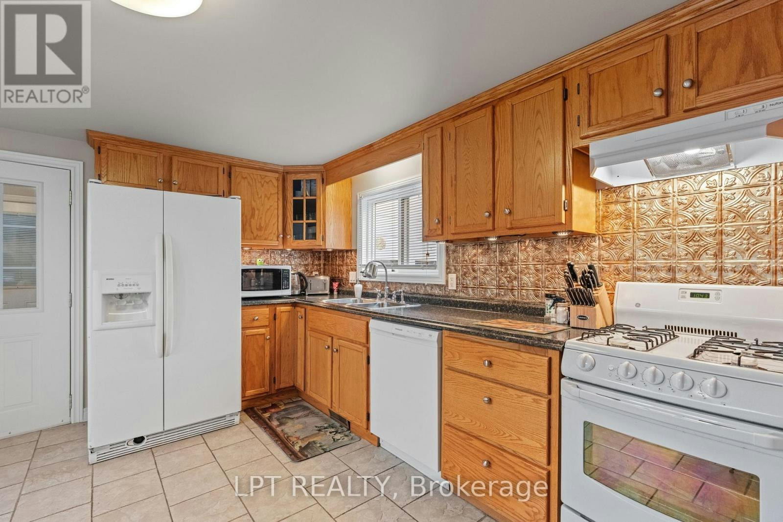 33810 Darryl Court, Bluewater, ON, N0M 2T0 - 8