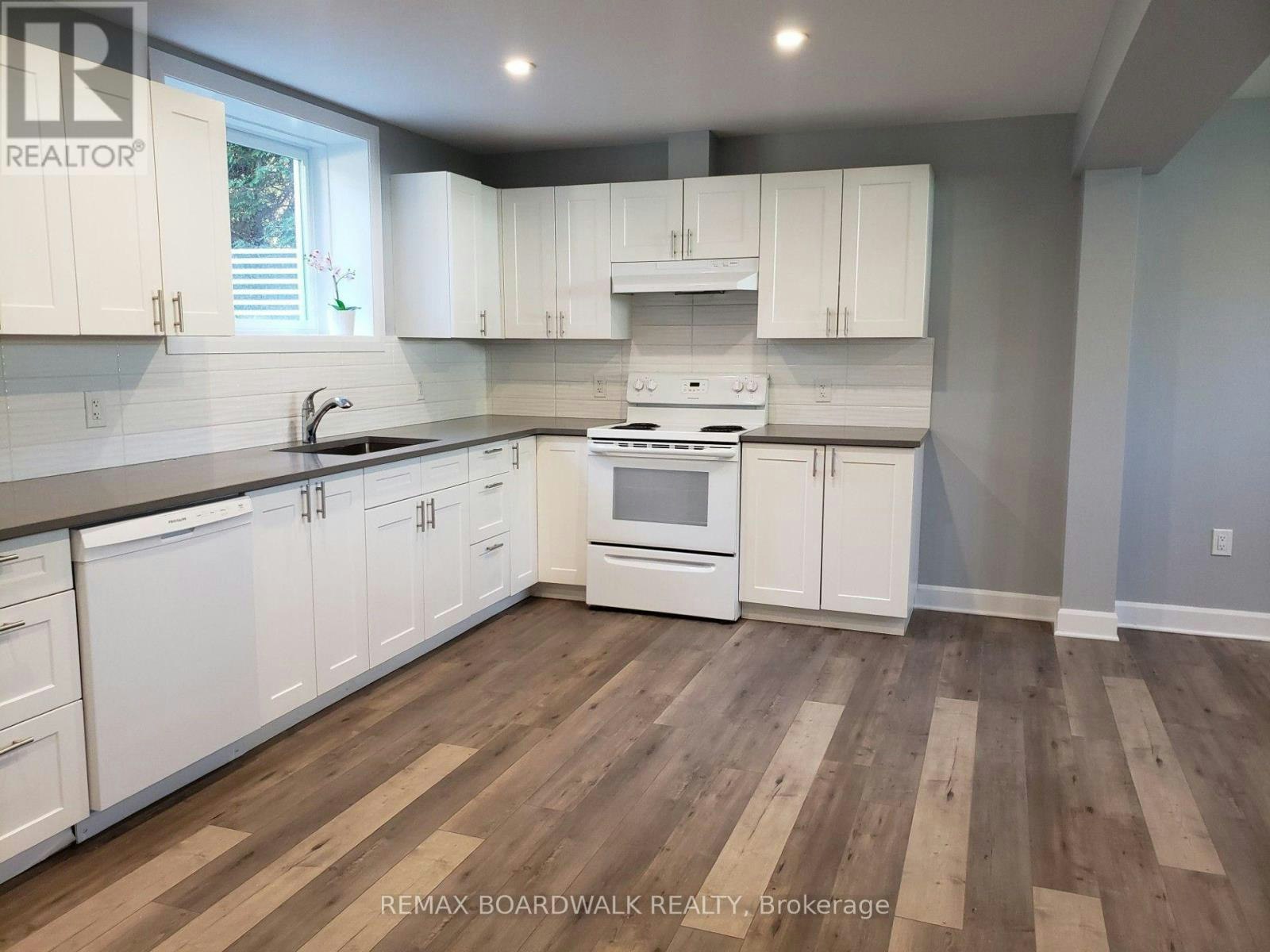 15B Dowdall Crescent, Ottawa, ON, K2S 1T9 - 3