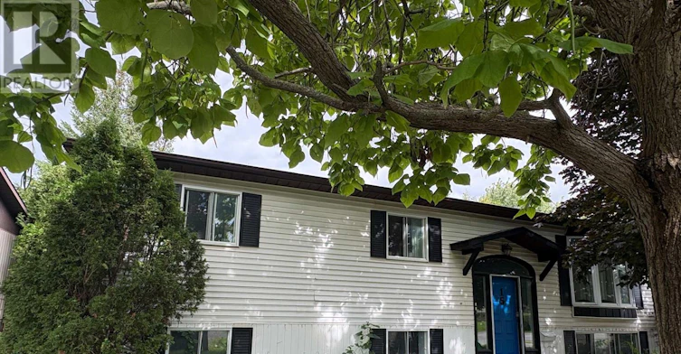 15B Dowdall Crescent, Ottawa, ON, K2S 1T9