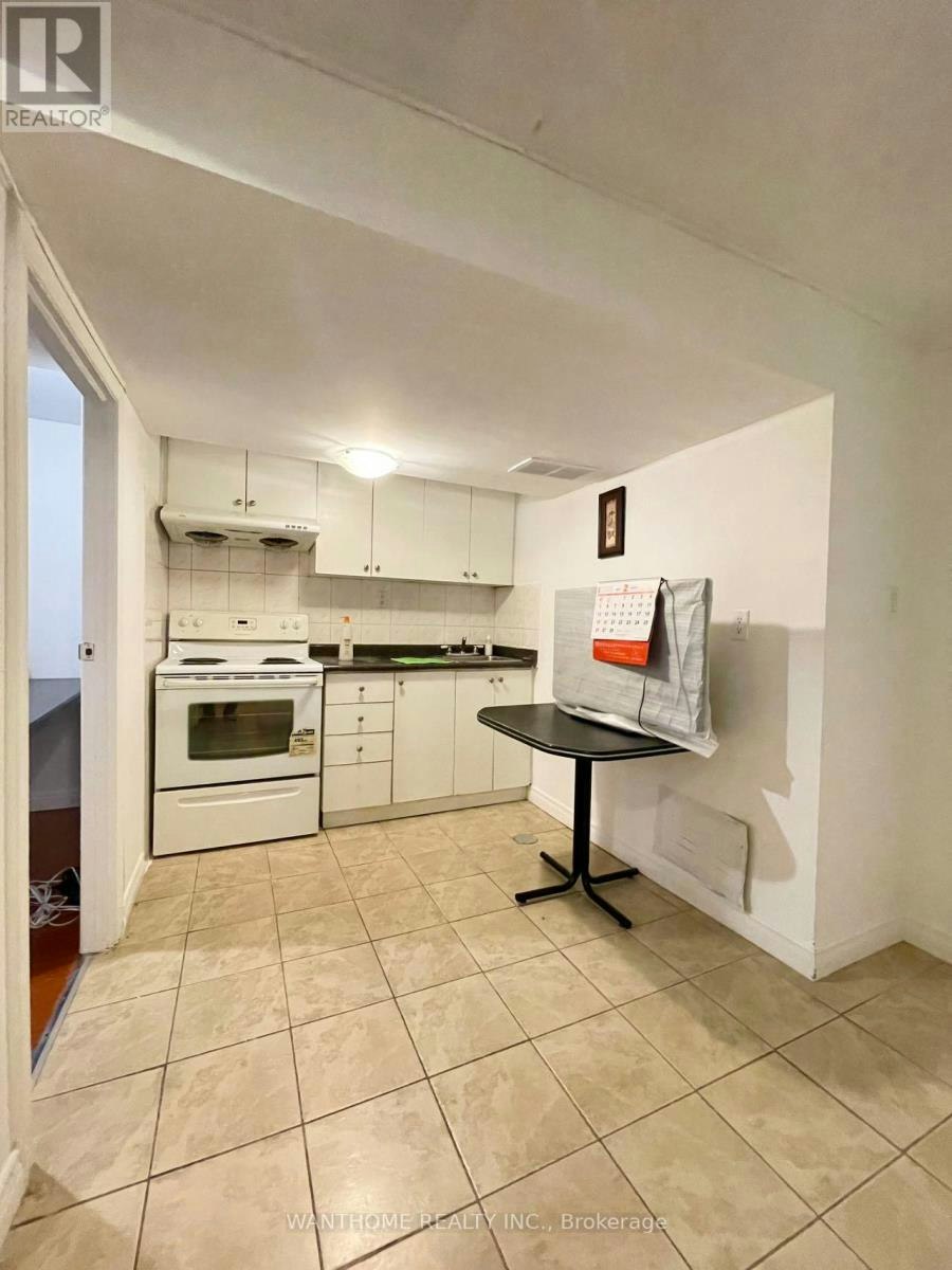 BSMT-82 Maresfield Drive, Toronto, ON, M1V 2W9 - 2
