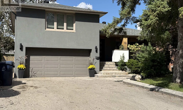 32 Ashmount Crescent