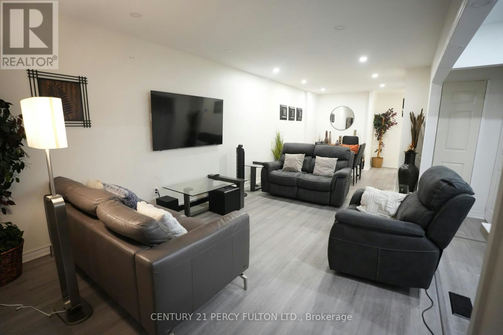 MAIN-117 Cordella Avenue, Toronto, ON, M6N 2K1 - 2