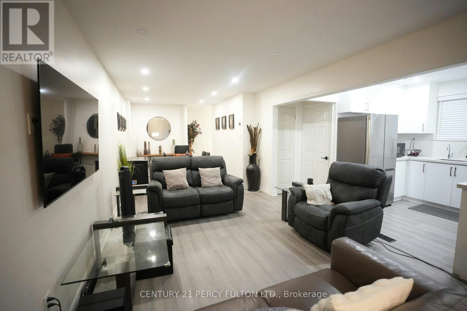 MAIN-117 Cordella Avenue, Toronto, ON, M6N 2K1 - 3