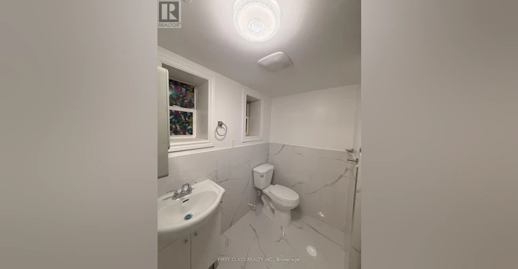 LOWER-55 Huron Street, Toronto, ON, M5T 2A6 - 10