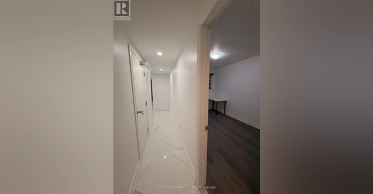 LOWER-55 Huron Street, Toronto, ON, M5T 2A6 - 17