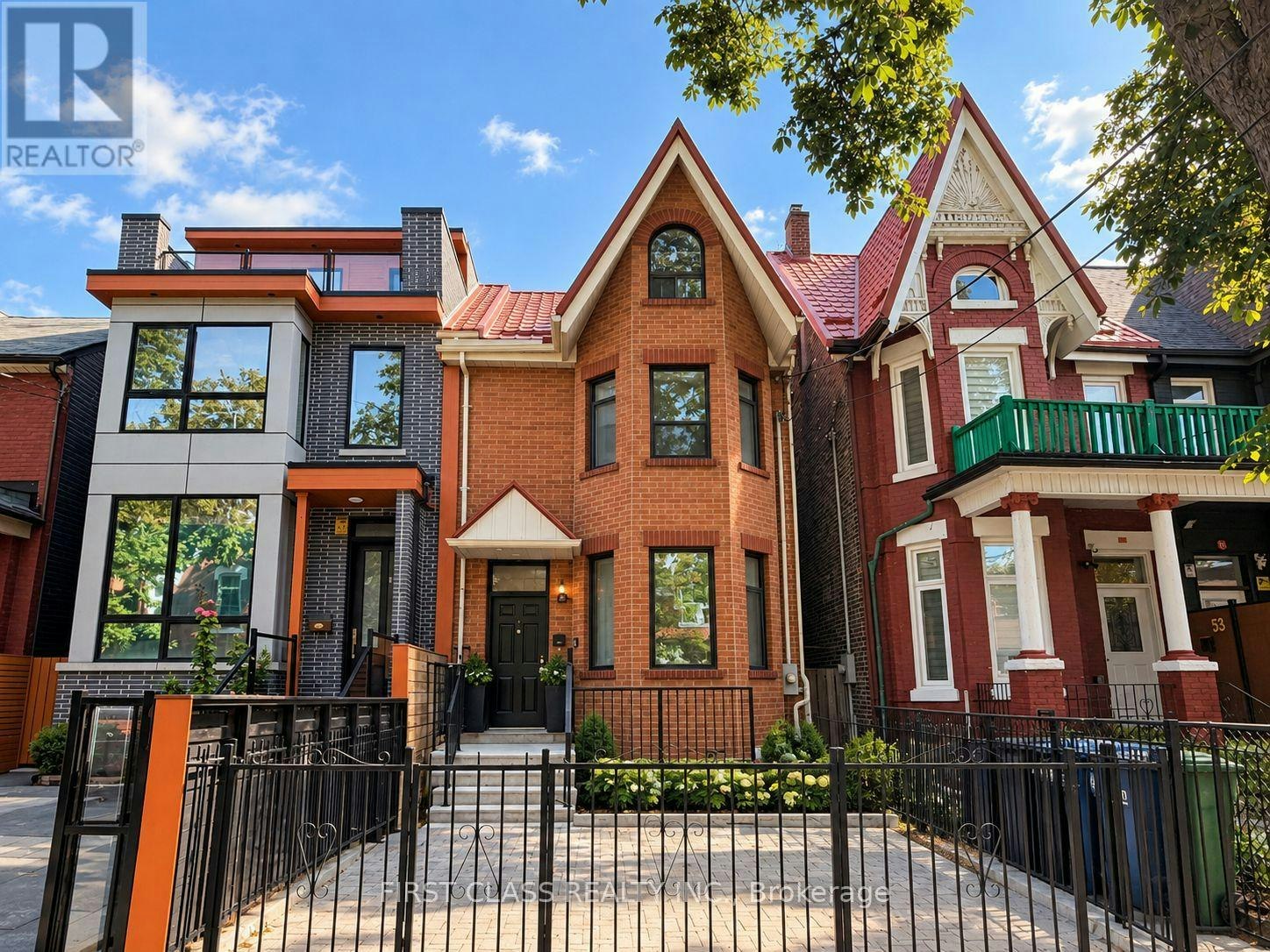 LOWER-55 Huron Street, Toronto, ON, M5T 2A6