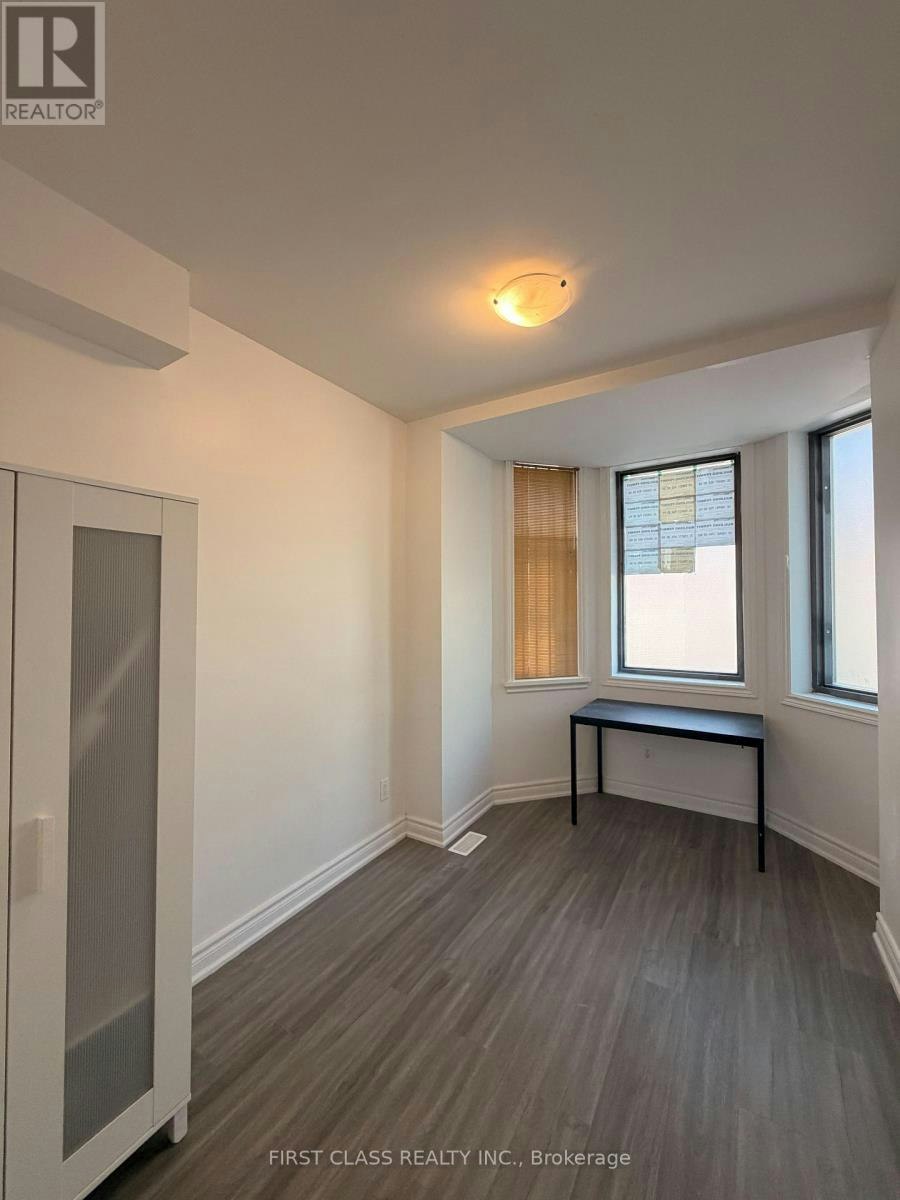 LOWER-55 Huron Street, Toronto, ON, M5T 2A6 - 5