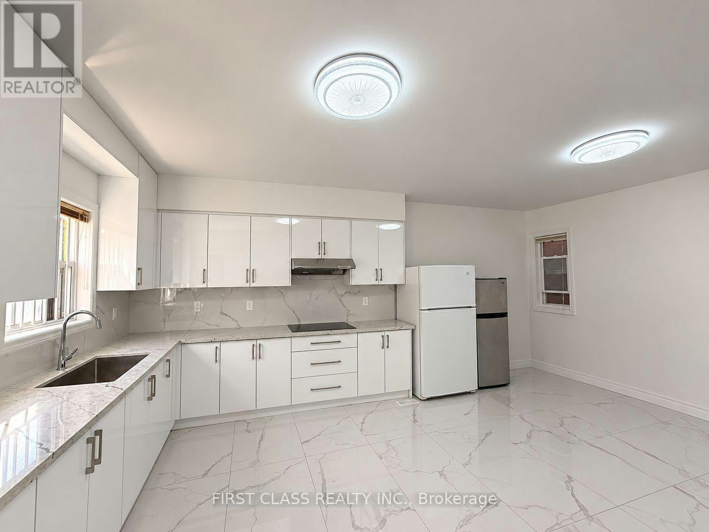 LOWER-55 Huron Street, Toronto, ON, M5T 2A6 - 4