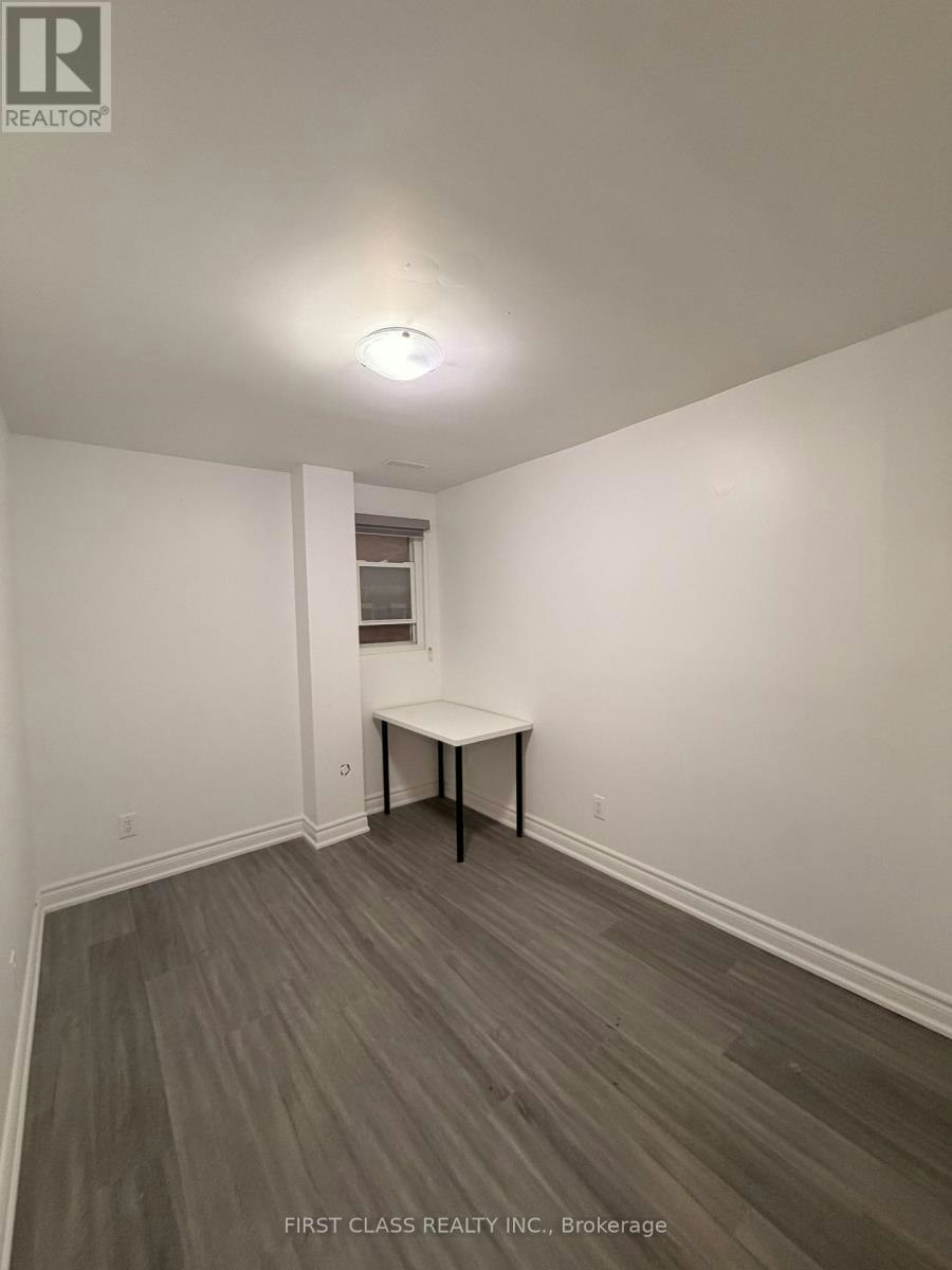 LOWER-55 Huron Street, Toronto, ON, M5T 2A6 - 16