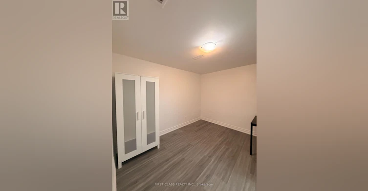 LOWER-55 Huron Street, Toronto, ON, M5T 2A6 - 12