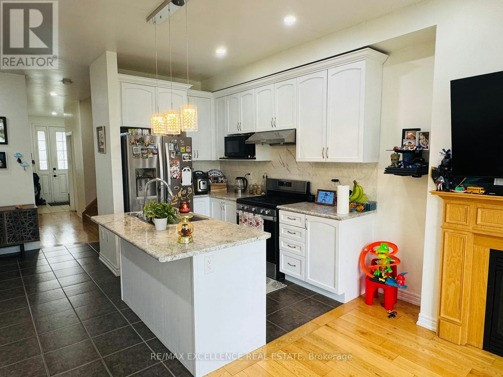 37 Dufay Road, Brampton, ON, L7A 4A2 - 3