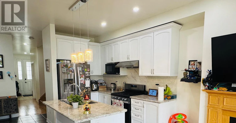 37 Dufay Road, Brampton, ON, L7A 4A2 - 3
