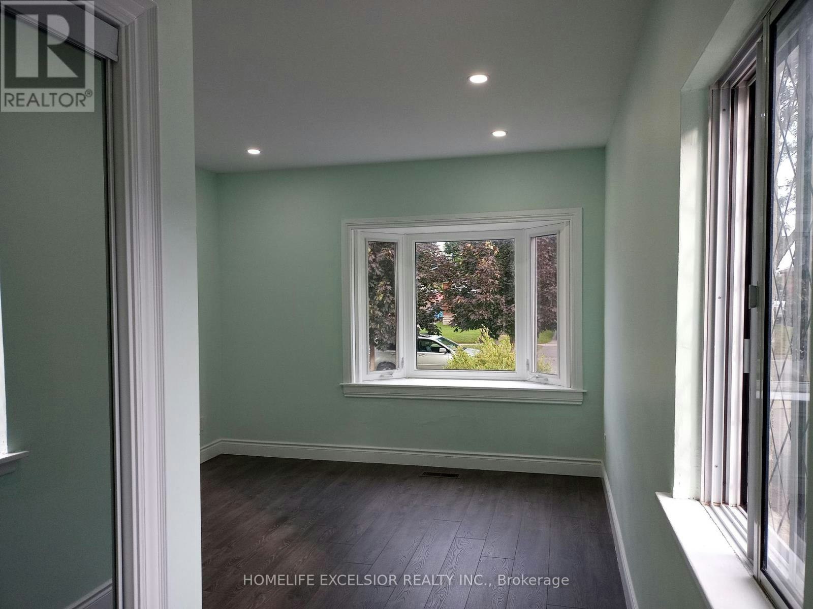 MAIN-82 Pandora Circle, Toronto, ON, M1H 1V7 - 2