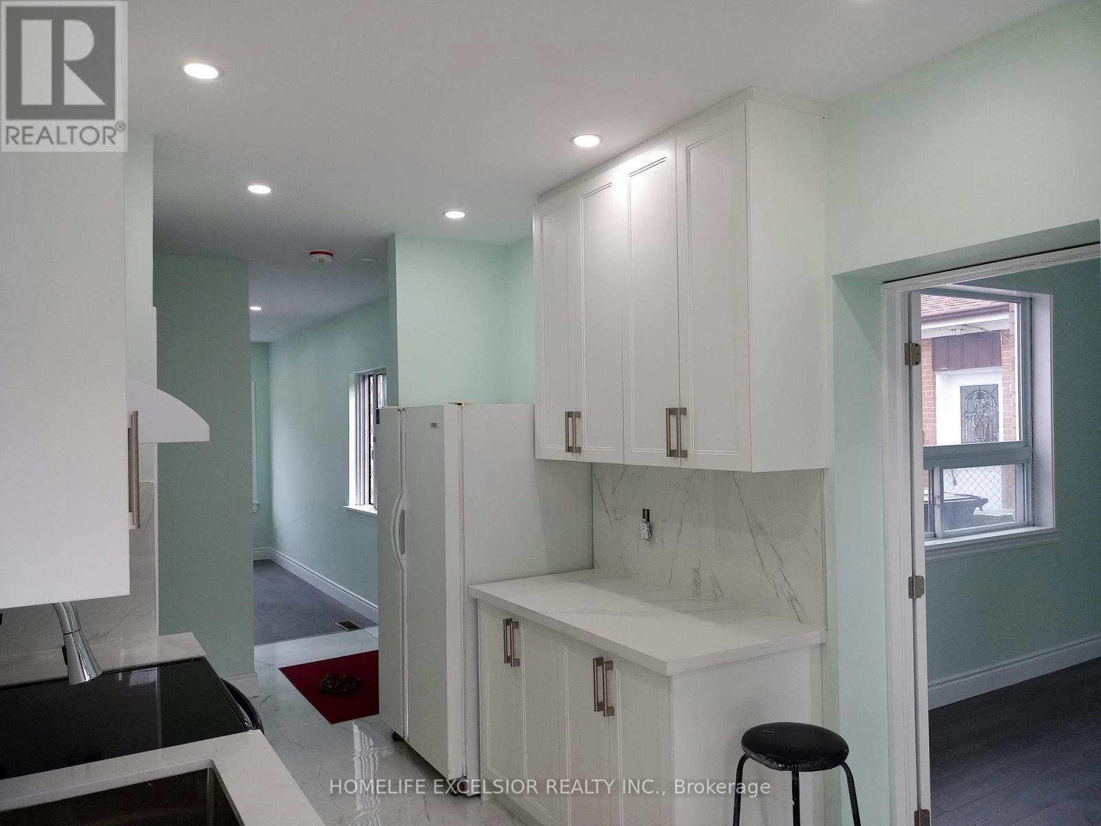 MAIN-82 Pandora Circle, Toronto, ON, M1H 1V7 - 3