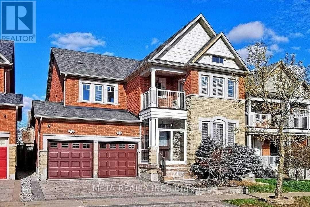 7 Lakewoods Street, Richmond Hill, ON, L4E 0B5