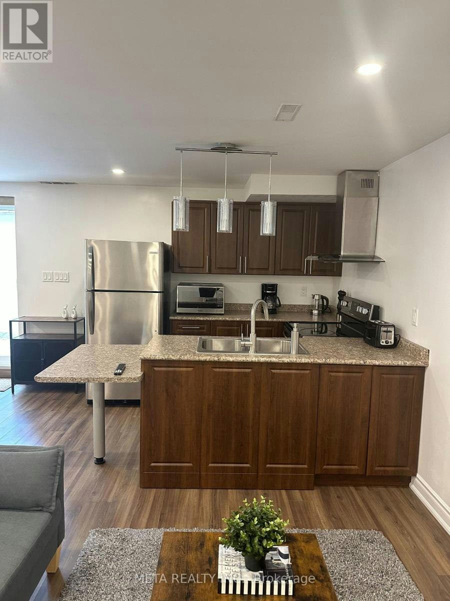 7 Lakewoods Street, Richmond Hill, ON, L4E 0B5 - 6