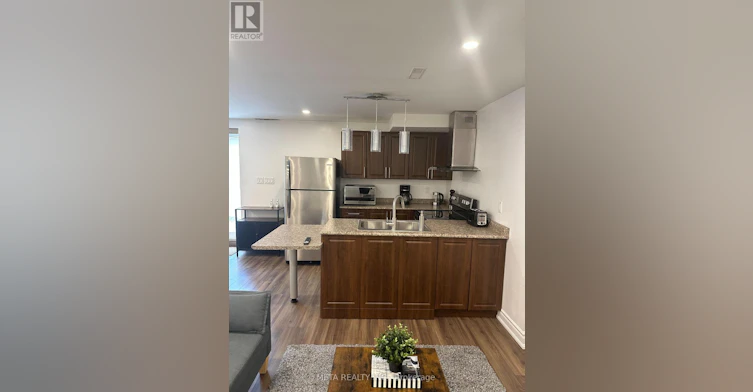 7 Lakewoods Street, Richmond Hill, ON, L4E 0B5 - 6