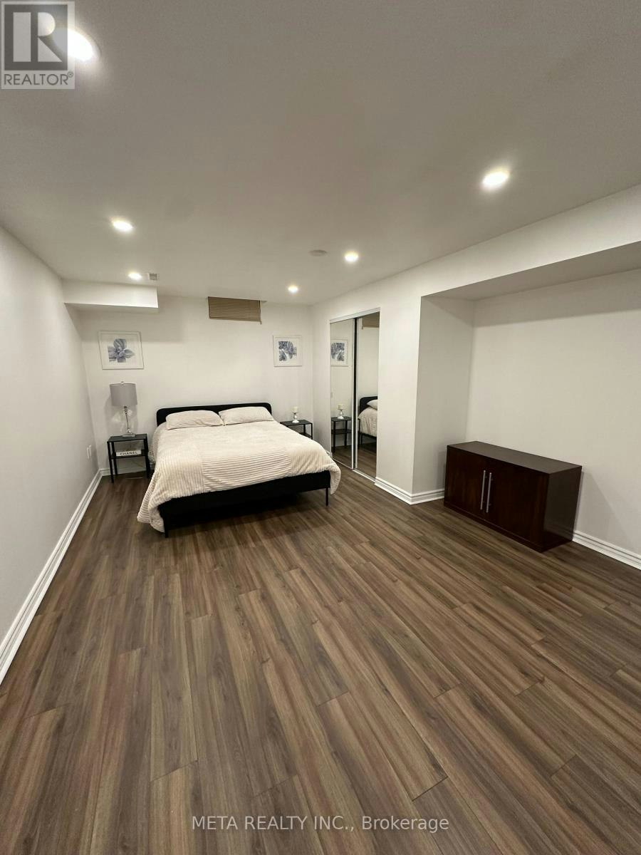 7 Lakewoods Street, Richmond Hill, ON, L4E 0B5 - 7