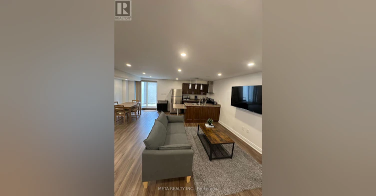 7 Lakewoods Street, Richmond Hill, ON, L4E 0B5 - 5