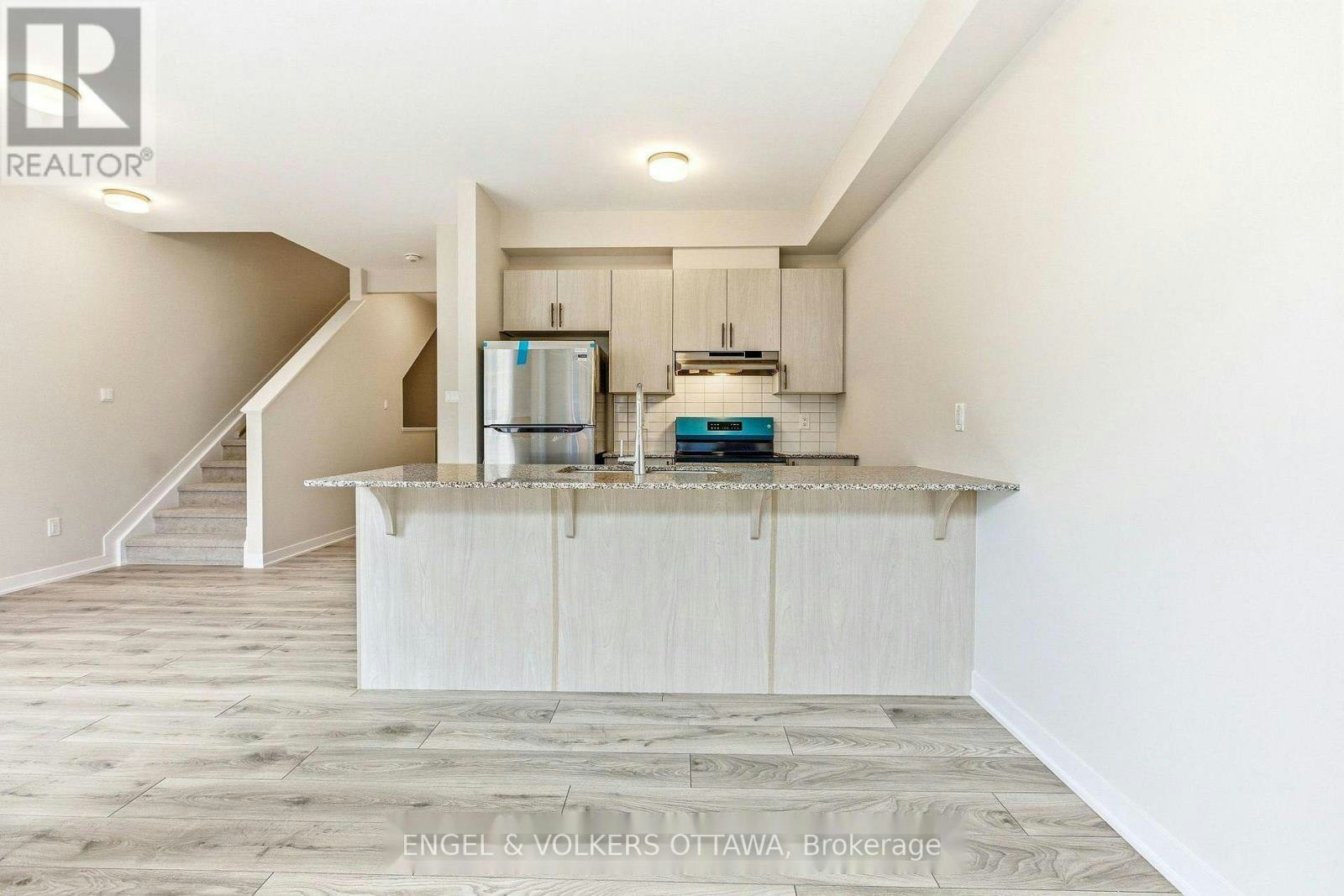 418 Les Emmerson Drive, Ottawa, ON, K2J 4J4 - 9