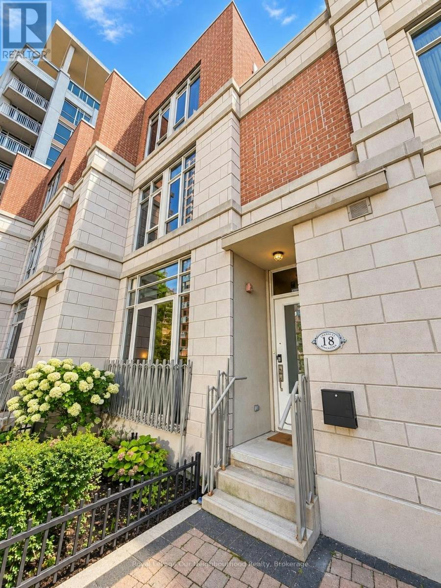TH8-18 Grand Magazine Street, Toronto, ON, M5V 1B4
