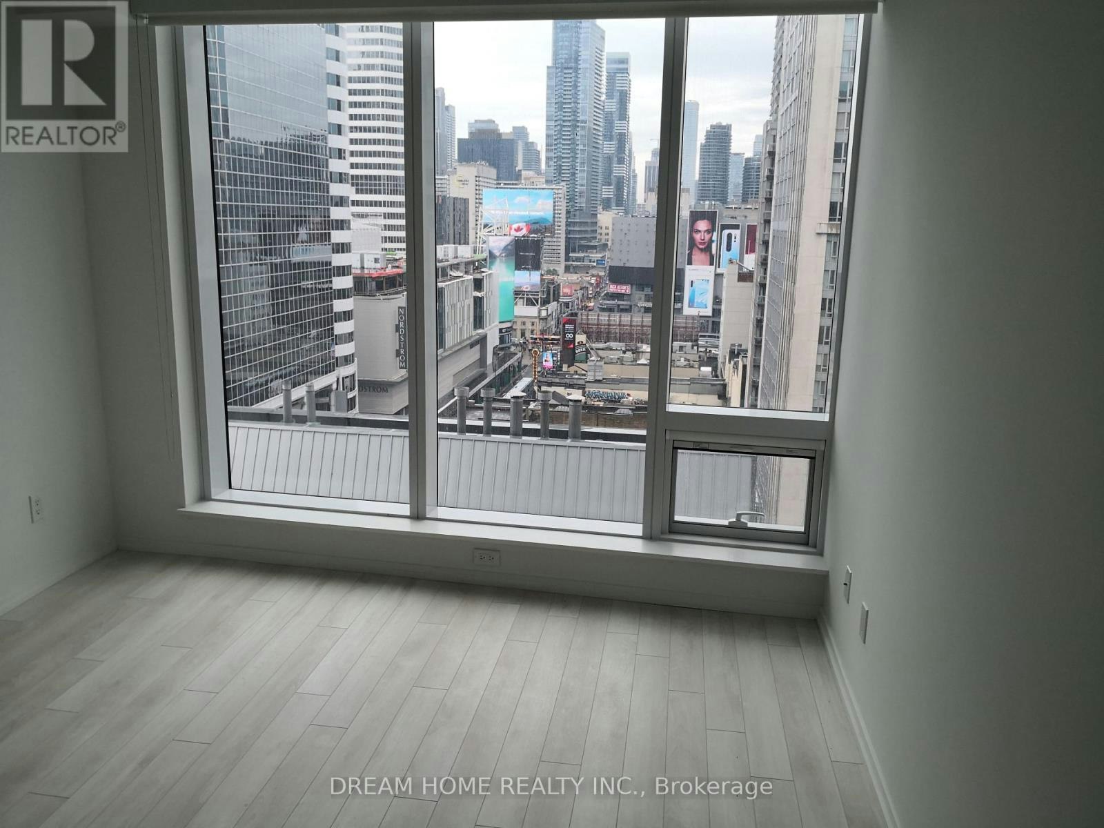 1301-197 Yonge Street, Toronto, ON, M5B 0C1 - 5