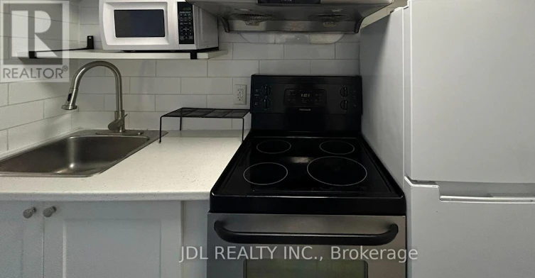 ONE 66 Bedroom 2nd Floor Stonehill Crt Court, Toronto, ON, M1W 2V3 - 5