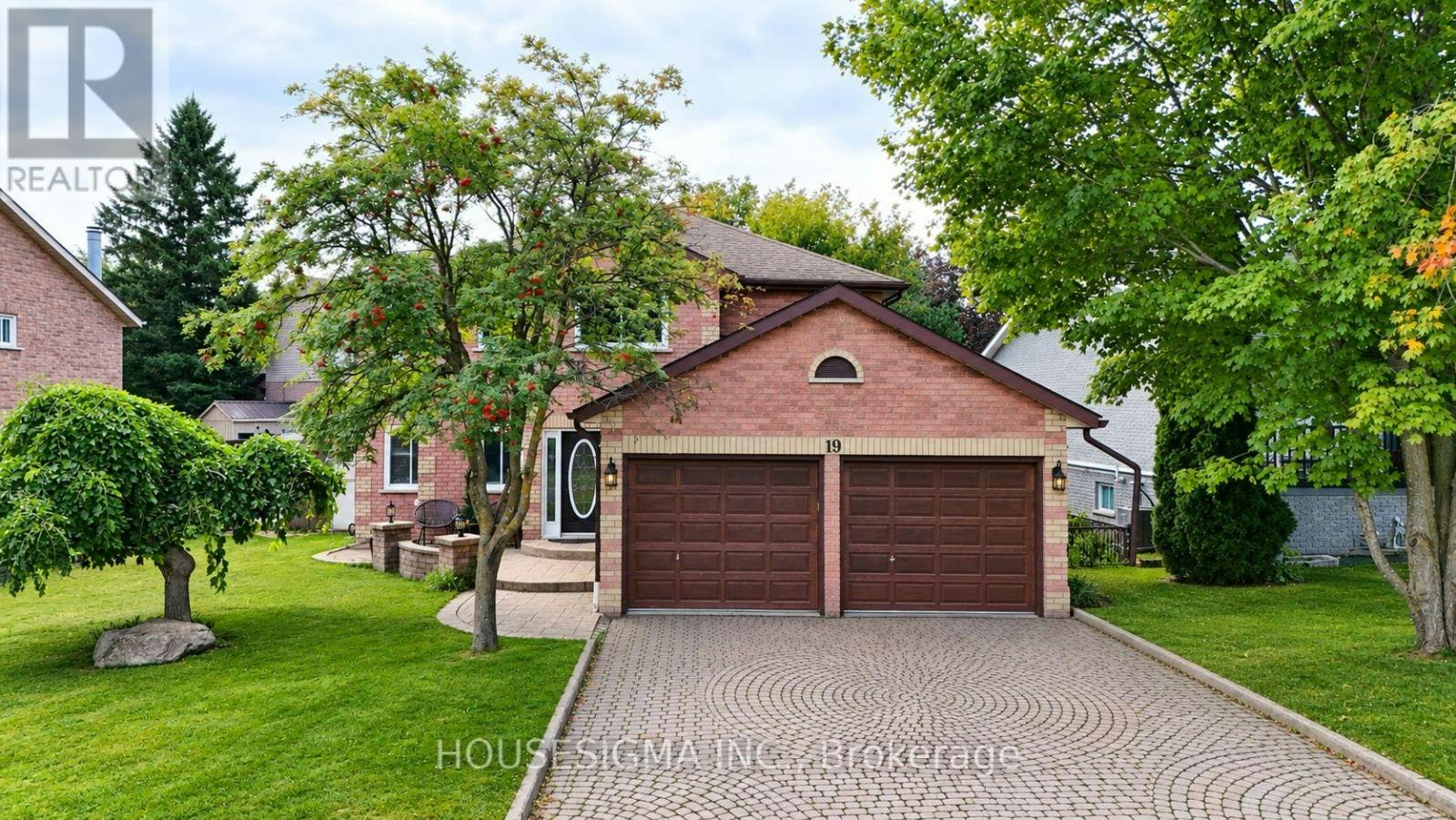19 Magani Avenue, Bradford West Gwillimbury, ON, L3Z 2S8