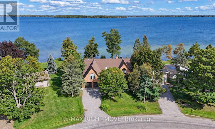 2199 Thomson Crescent