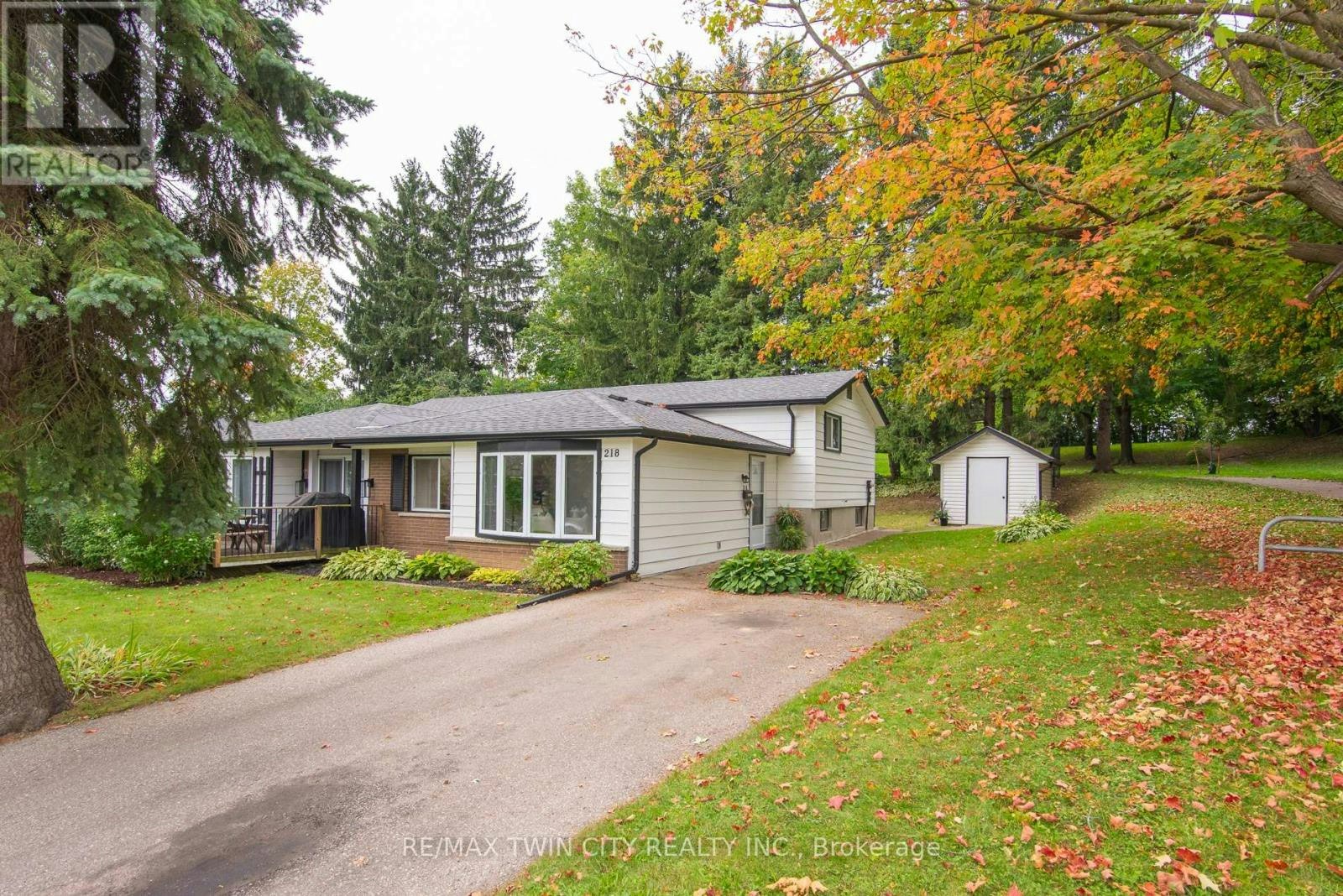 218 Pinedale Drive, Kitchener, ON, N2E 1K3