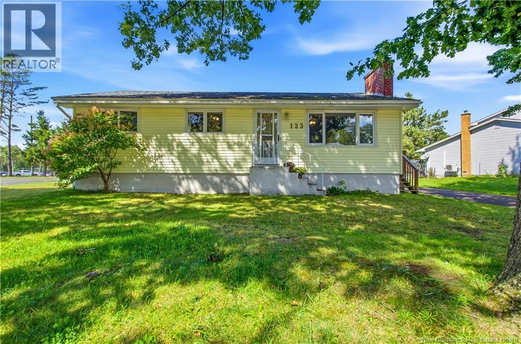 123 Mcadam Avenue, Fredericton, NB, E3A 1G7