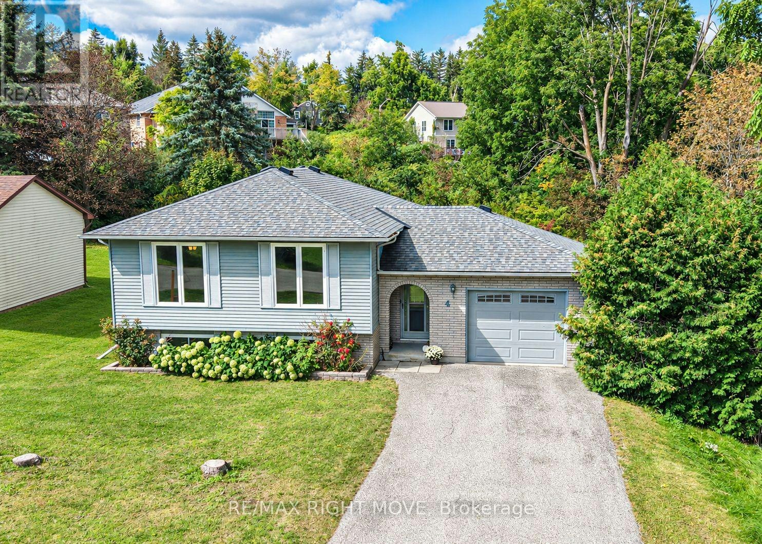 4 Fitton Heights, Orillia, ON, L3V 4M7