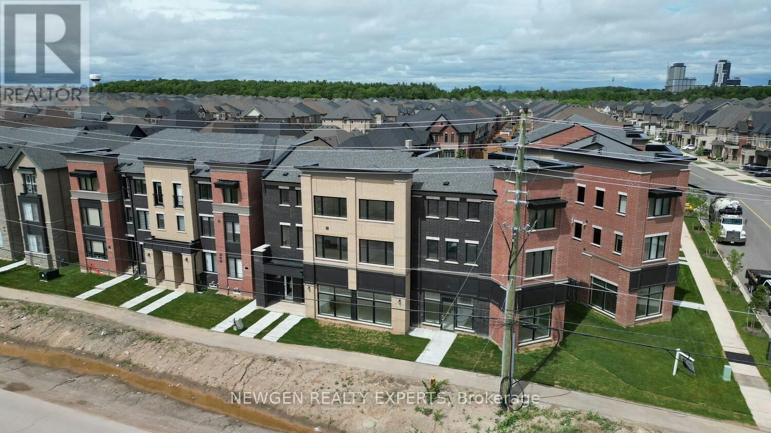 2-3299 Sixth Line, Oakville, ON, L6H 0Z5