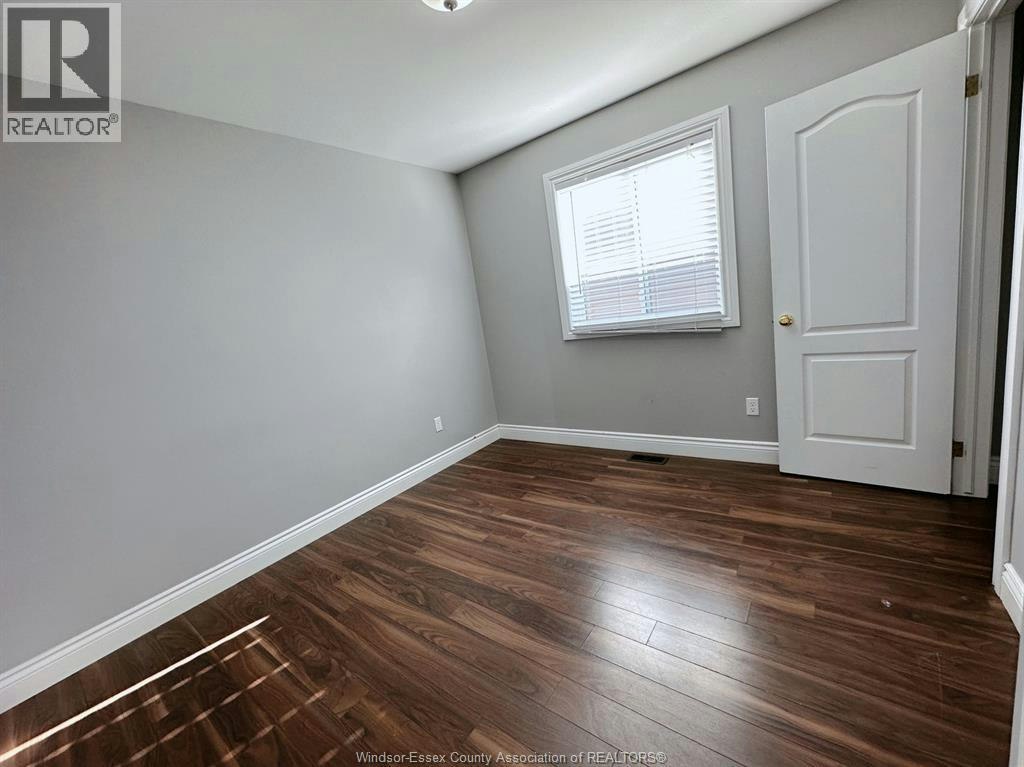 UPPER-1977 Northway Avenue, Windsor, ON, N9B 0A3 - 7