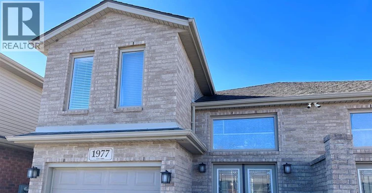 UPPER-1977 Northway Avenue, Windsor, ON, N9B 0A3