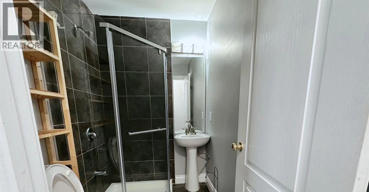 UPPER-1977 Northway Avenue, Windsor, ON, N9B 0A3 - 12